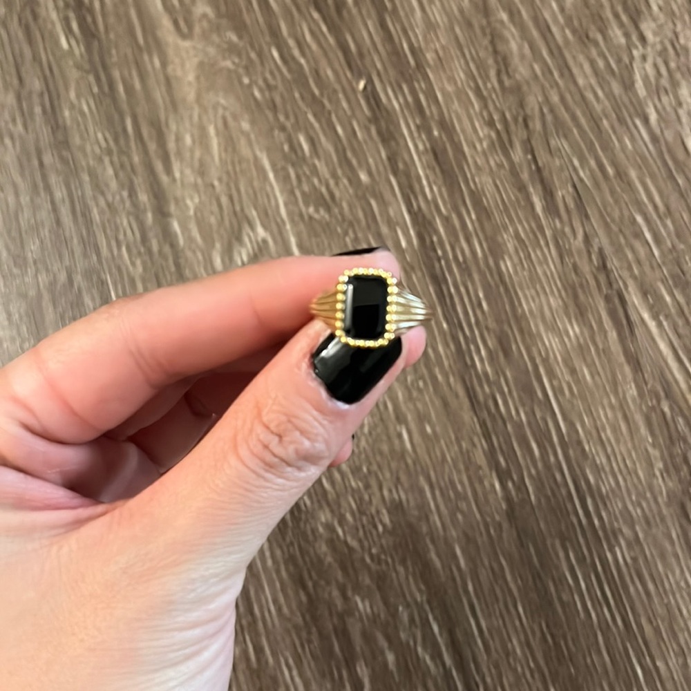 Mejuri x jenna lyons signet ring size 8